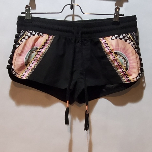 Rip Curl Pants - Rip Curl open side geo shorts